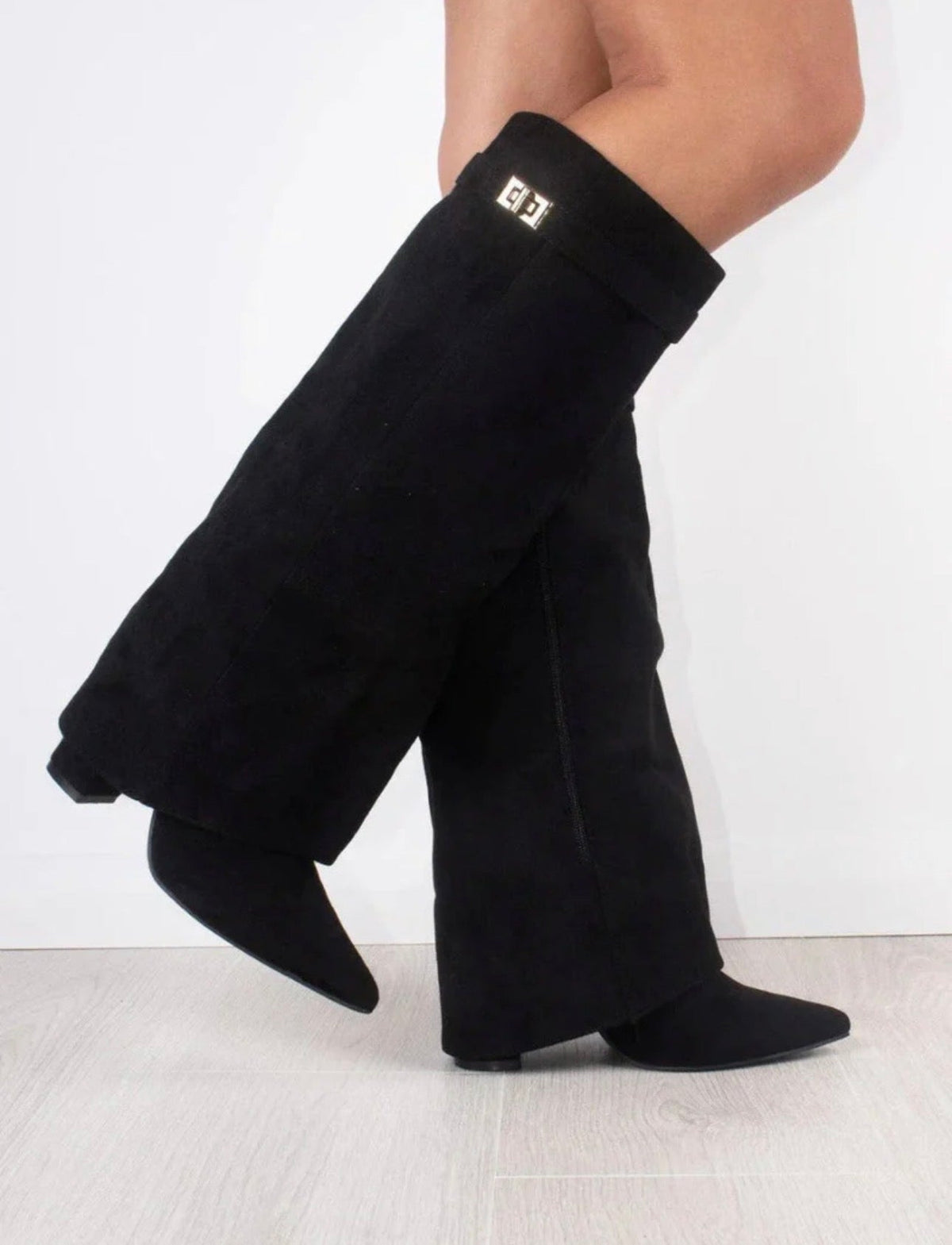 Lucia Voss Suede Black Boots