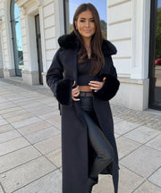Mantel Jolie mit Felldetails Schwarz