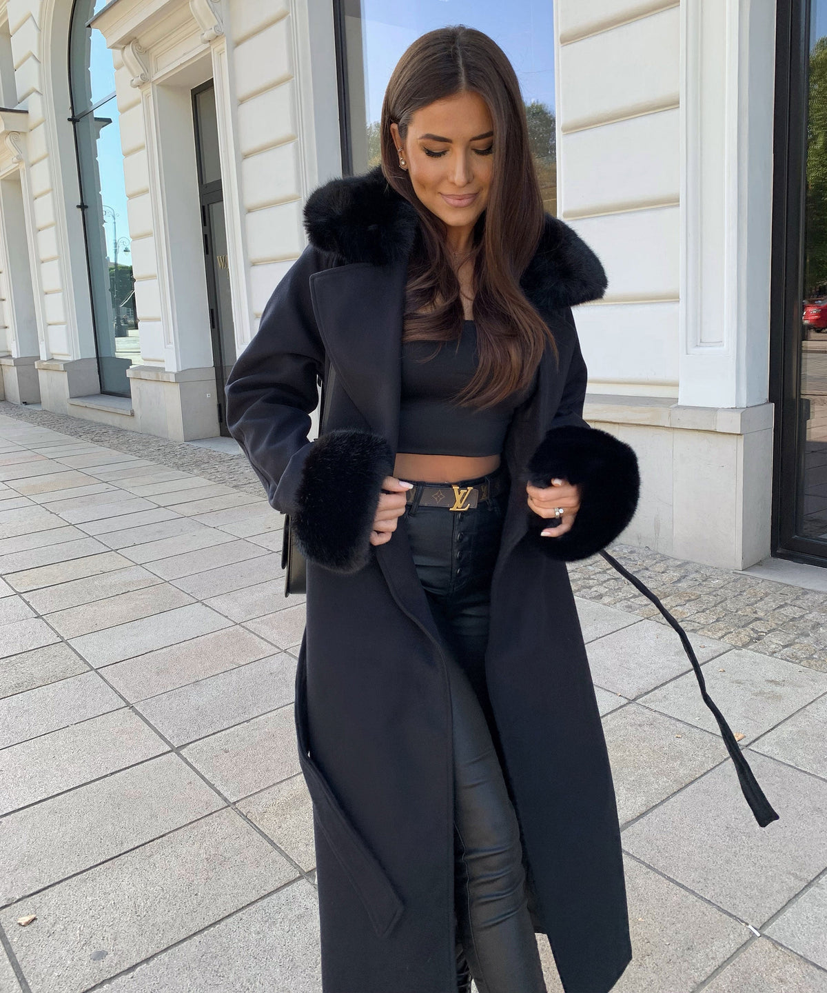 Mantel Jolie mit Felldetails Schwarz