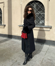 Mantel Jolie mit Felldetails Schwarz