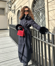 Mantel Jolie mit Felldetails Schwarz