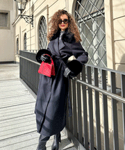 Mantel Jolie mit Felldetails Schwarz