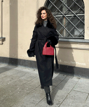 Mantel Jolie mit Felldetails Schwarz